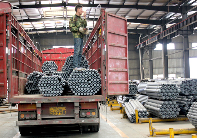 網(wǎng)架桿件裝車(chē)運(yùn)...